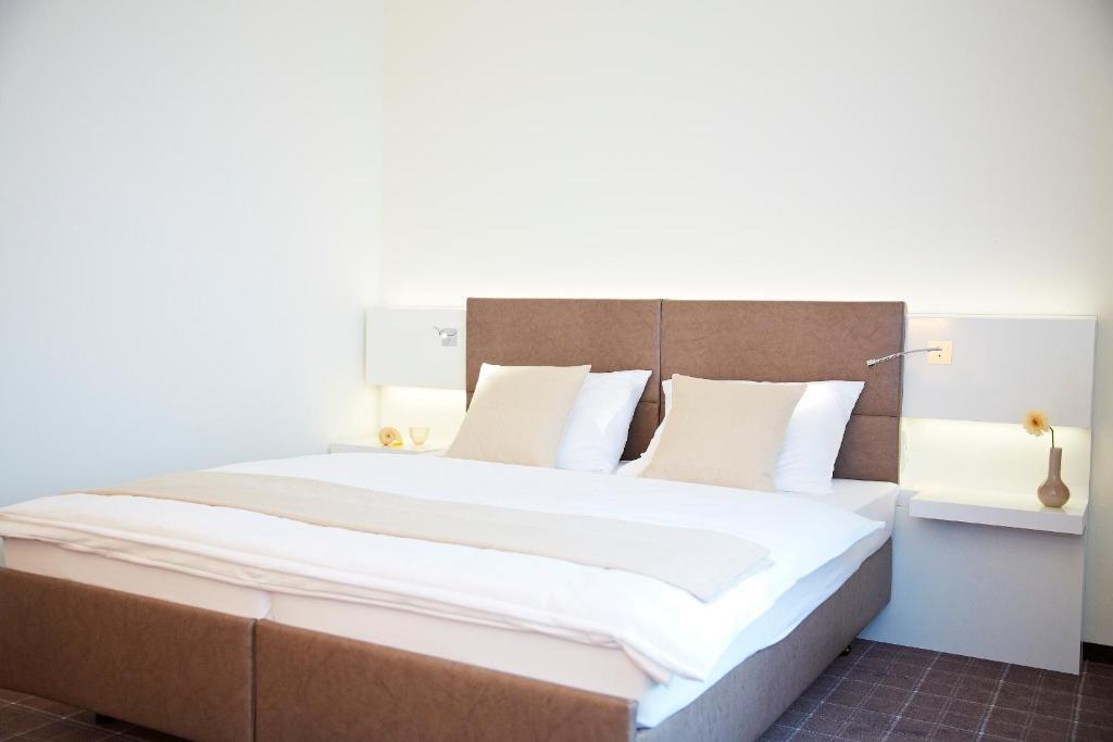 Landhotel Sonne Neuendettelsau Room photo